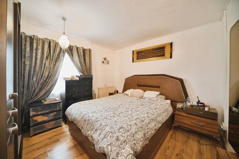 2 bedroom flat for sale, Underhill Court, Underhill, Barnet, EN5