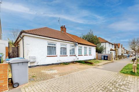 3 bedroom bungalow for sale, Eton Avenue, Wembley HA0