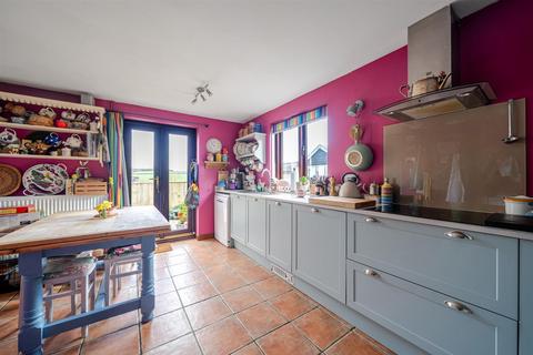 4 bedroom detached house for sale, Woodtown