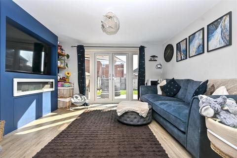 2 bedroom semi-detached house for sale, Campbell Drive, Eastbourne