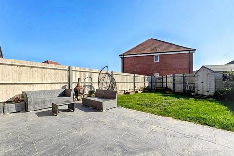 2 bedroom semi-detached house for sale, Campbell Drive, Eastbourne