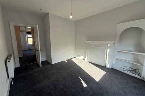 2 bedroom flat to rent, Dixon Road, Govanhill, Glasgow, G42