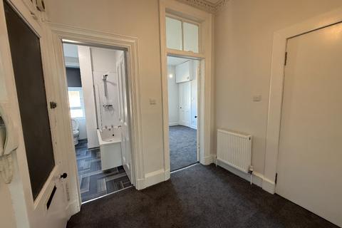 2 bedroom flat to rent, Dixon Road, Govanhill, Glasgow, G42