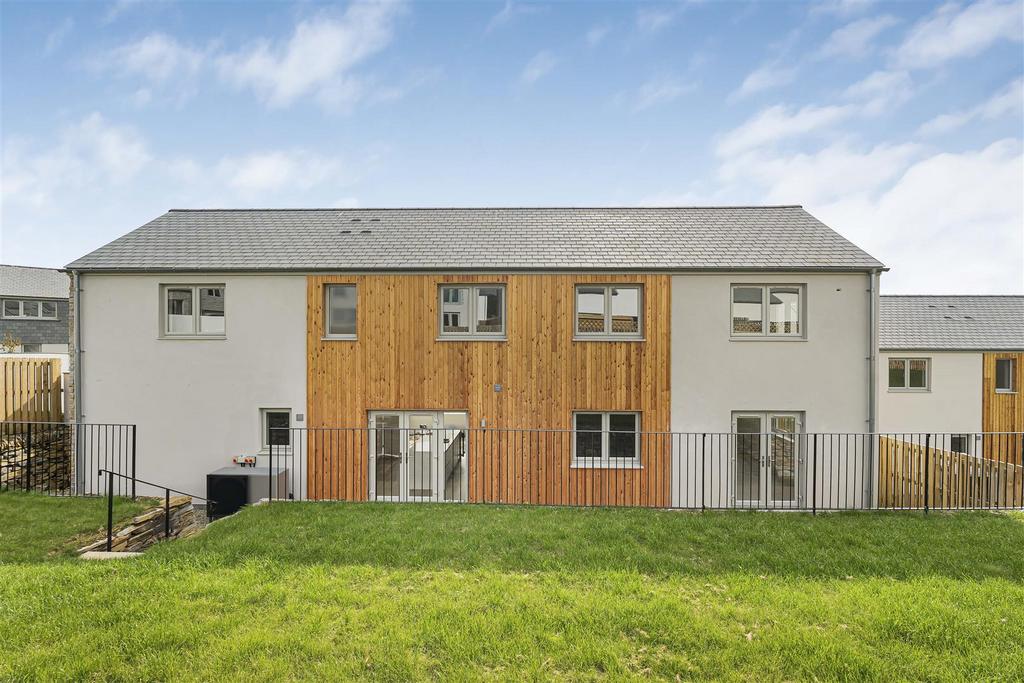 Large Rear Enclosed Garden