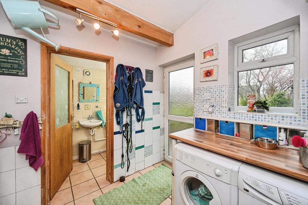 Utility/Shower Room