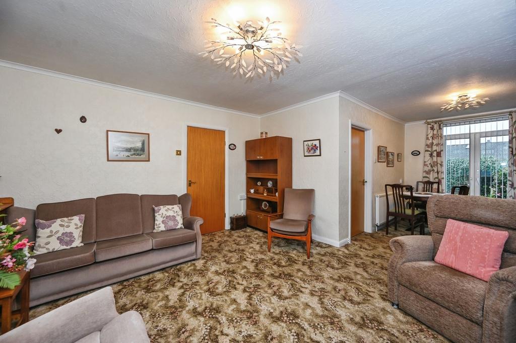 Dining/ Living Room