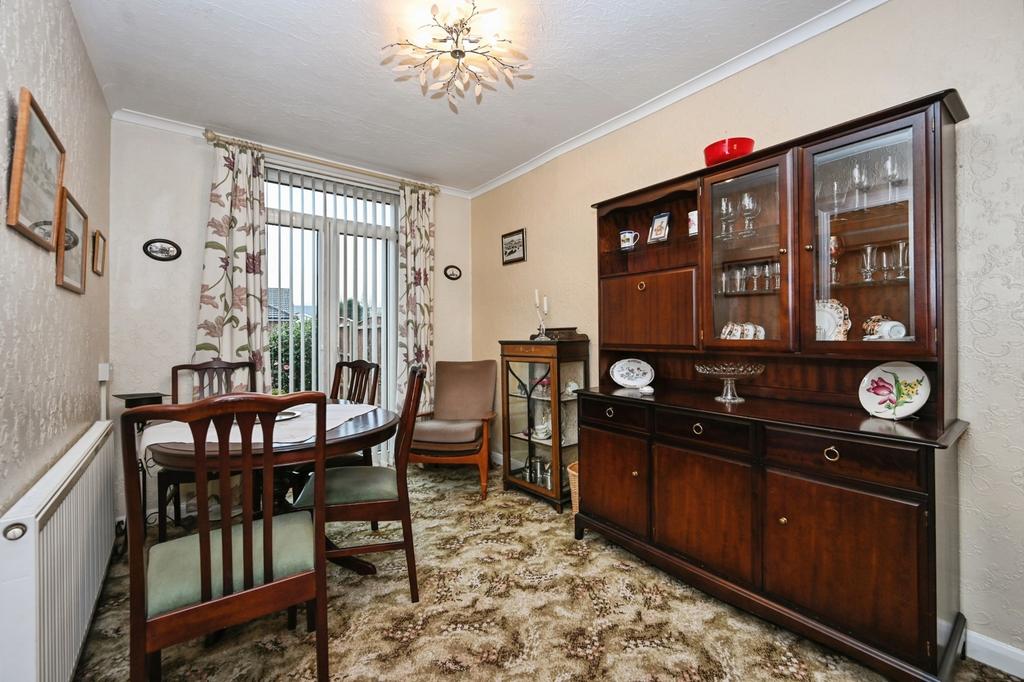 Dining/ Living Room
