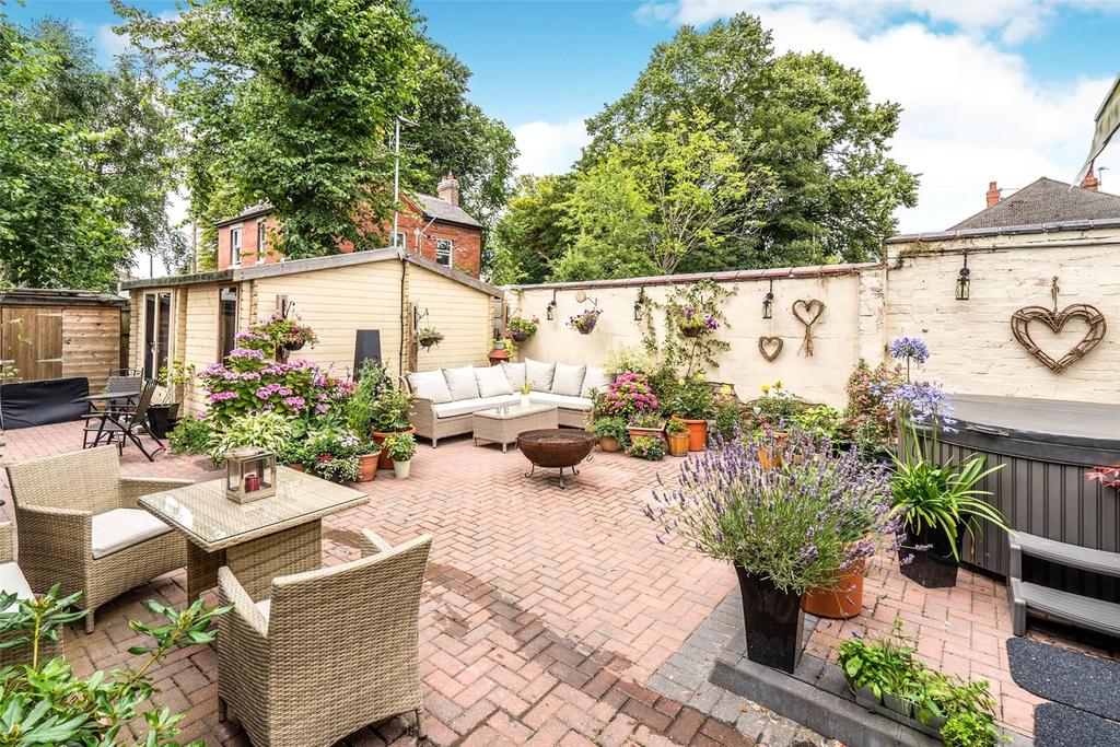 Garden Courtyard