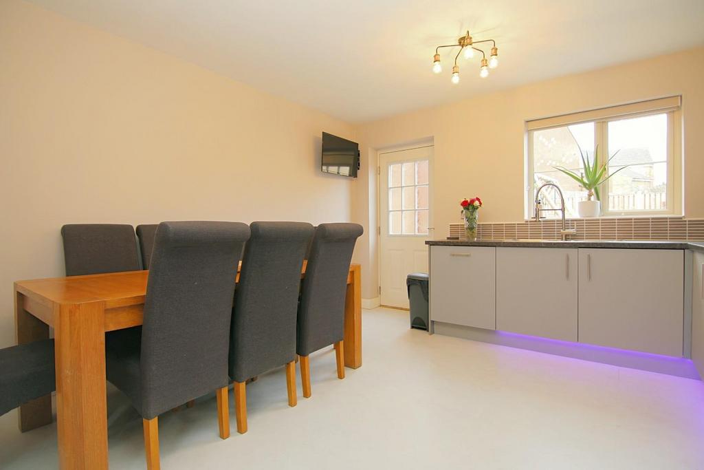Dining kitchen