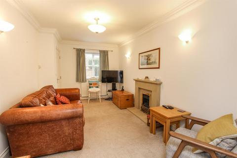 2 bedroom terraced house to rent, Evans Yard, Leighton Buzzard
