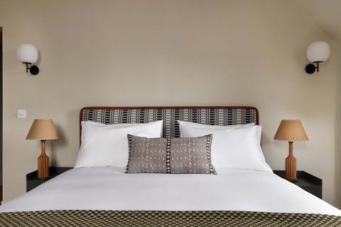 2 bedroom apartment to rent, Harley Street