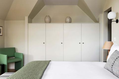 2 bedroom apartment to rent, Harley Street