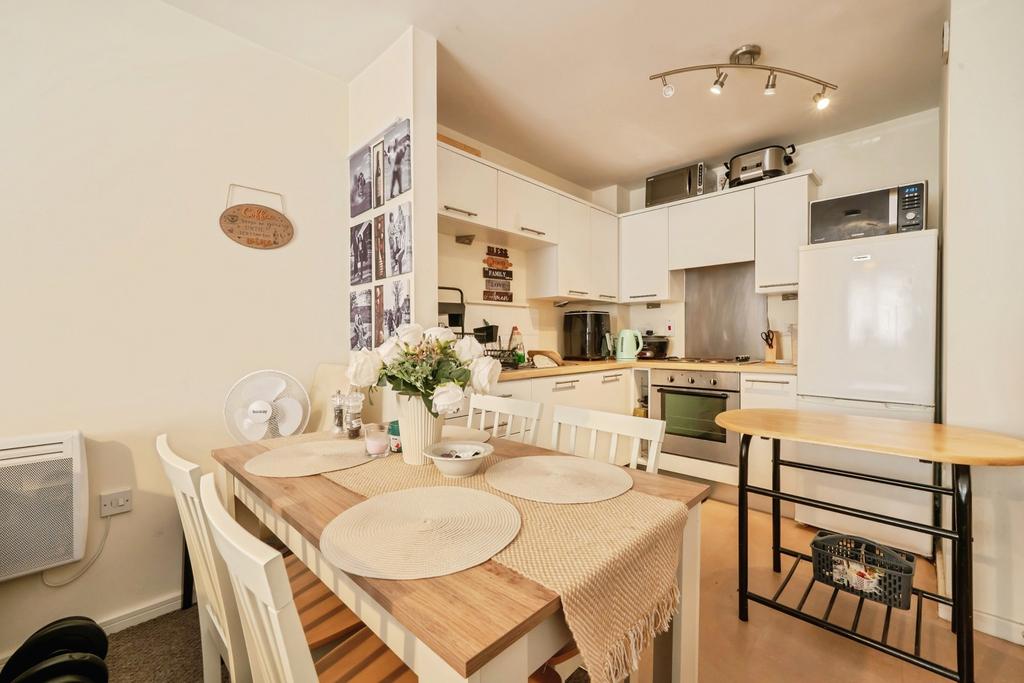 Dining/Kitchen