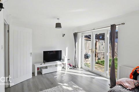 3 bedroom end of terrace house for sale, Watergall, Bretton