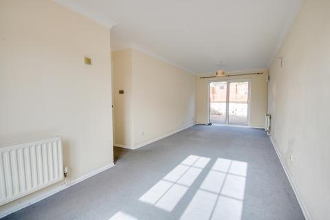3 bedroom terraced house for sale, SHOLING! NO FORWARD CHAIN! BLANK CANVASS! A MUST SEE!