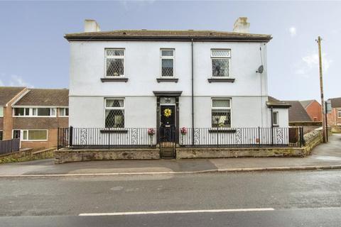 3 bedroom detached house for sale, The Green, Ossett, West Yorkshire, WF5