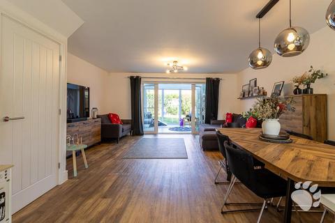 4 bedroom semi-detached house for sale, St. Lukes Way, Wickford SS11