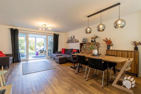 4 bedroom semi-detached house for sale, St. Lukes Way, Wickford SS11