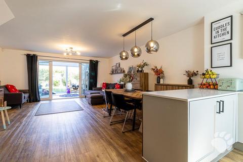 4 bedroom semi-detached house for sale, St. Lukes Way, Wickford SS11