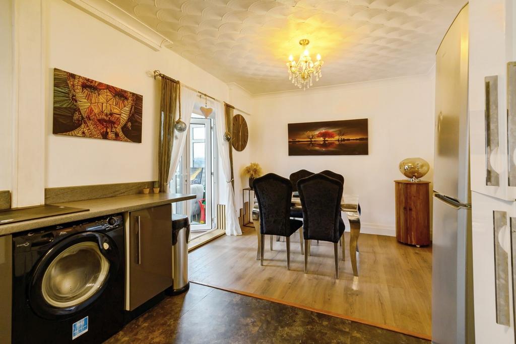 Kitchen/Dining Room