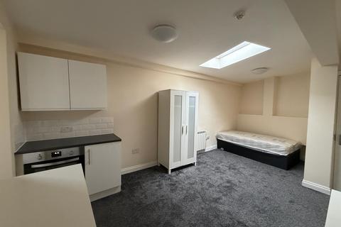 Studio to rent, West Green Road, London N15