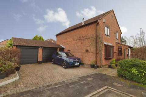 3 bedroom detached house for sale, Hugill Close, Yarm, TS15