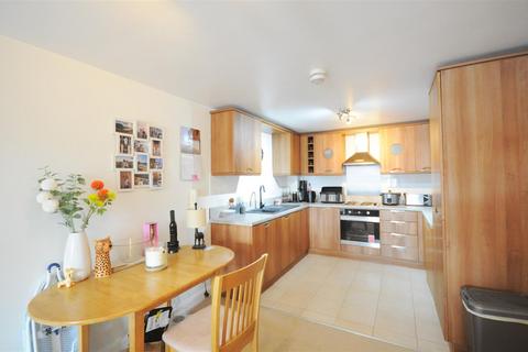 undefined, Kenilworth Court, Stone