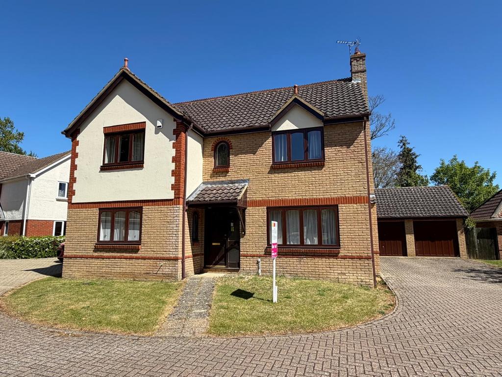 4 bedroom detached house for sale