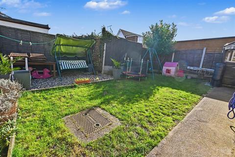 1 bedroom detached bungalow for sale, Aalten Avenue, Canvey Island SS8