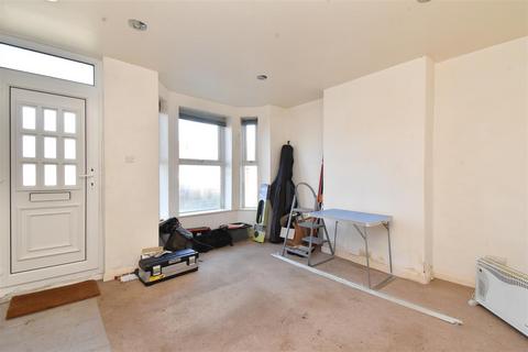 2 bedroom end of terrace house for sale, Oakfield Road, Hastings