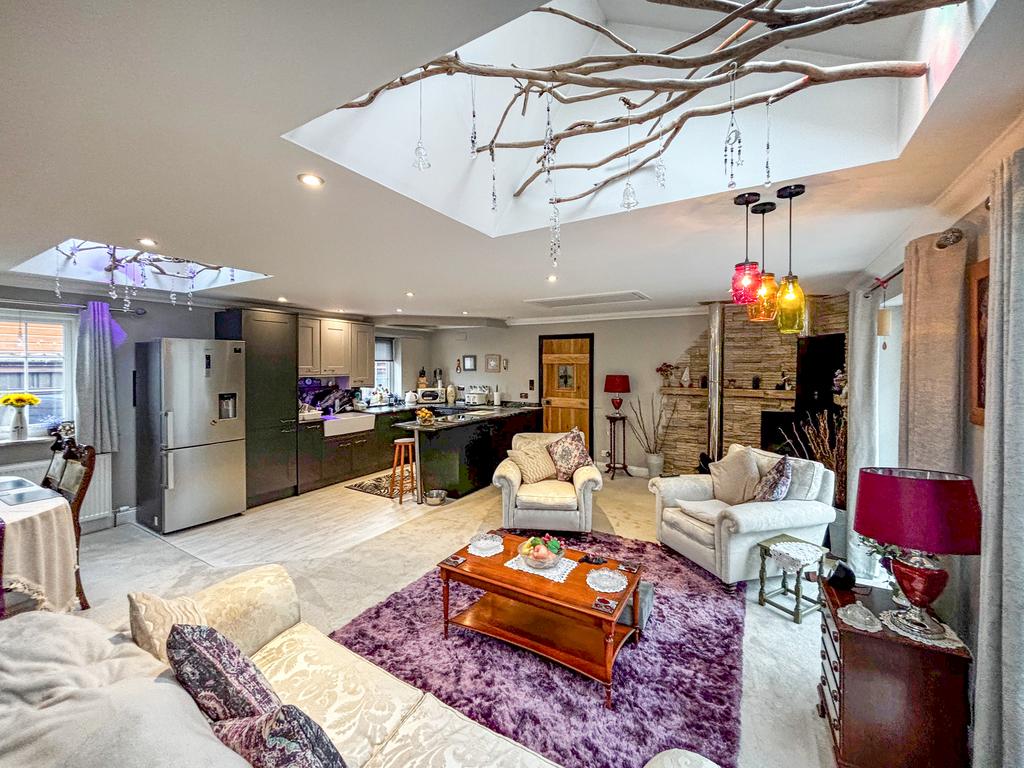 Lounge/Kitchen
