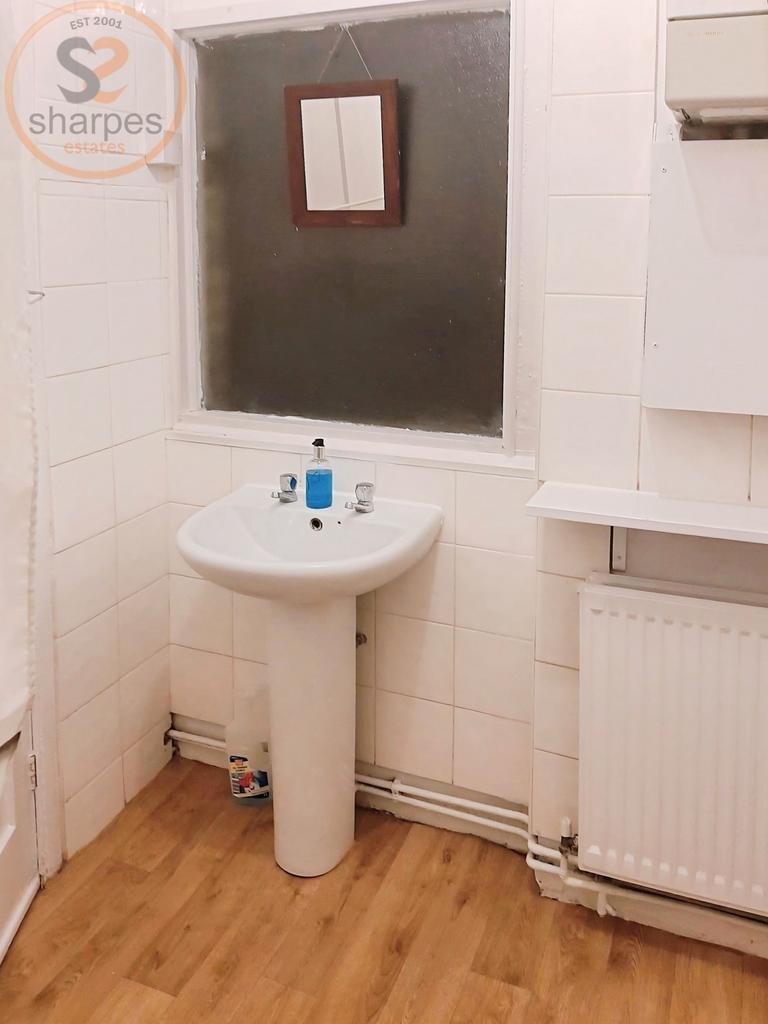 871ce27f-8. 20bathroom
