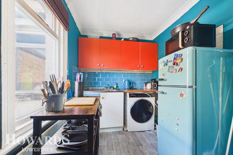 2 bedroom flat for sale, Roman Road, Lowestoft