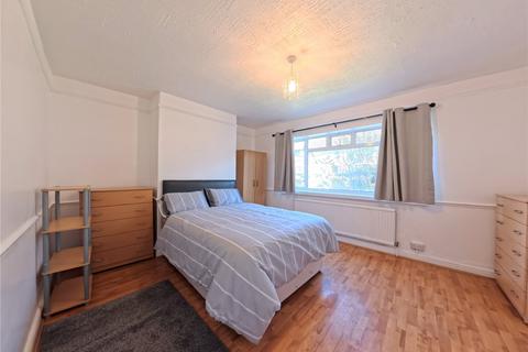 4 bedroom terraced house to rent, Galsworthy Road, London, NW2