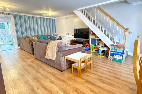 3 bedroom end of terrace house for sale, Highwood Croft, Birmingham B38