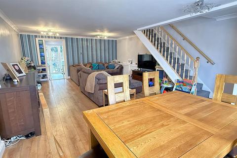 3 bedroom end of terrace house for sale, Highwood Croft, Birmingham B38