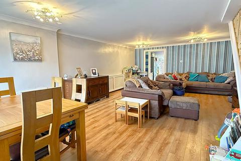 3 bedroom end of terrace house for sale, Highwood Croft, Birmingham B38