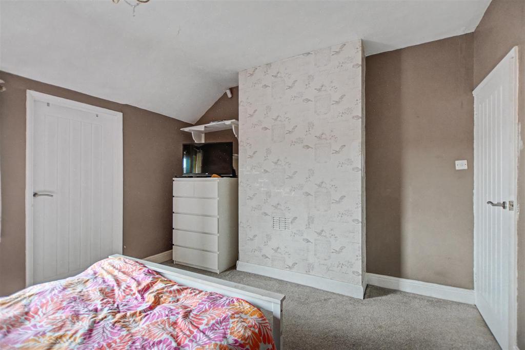 Bedroom 1 2.jpeg