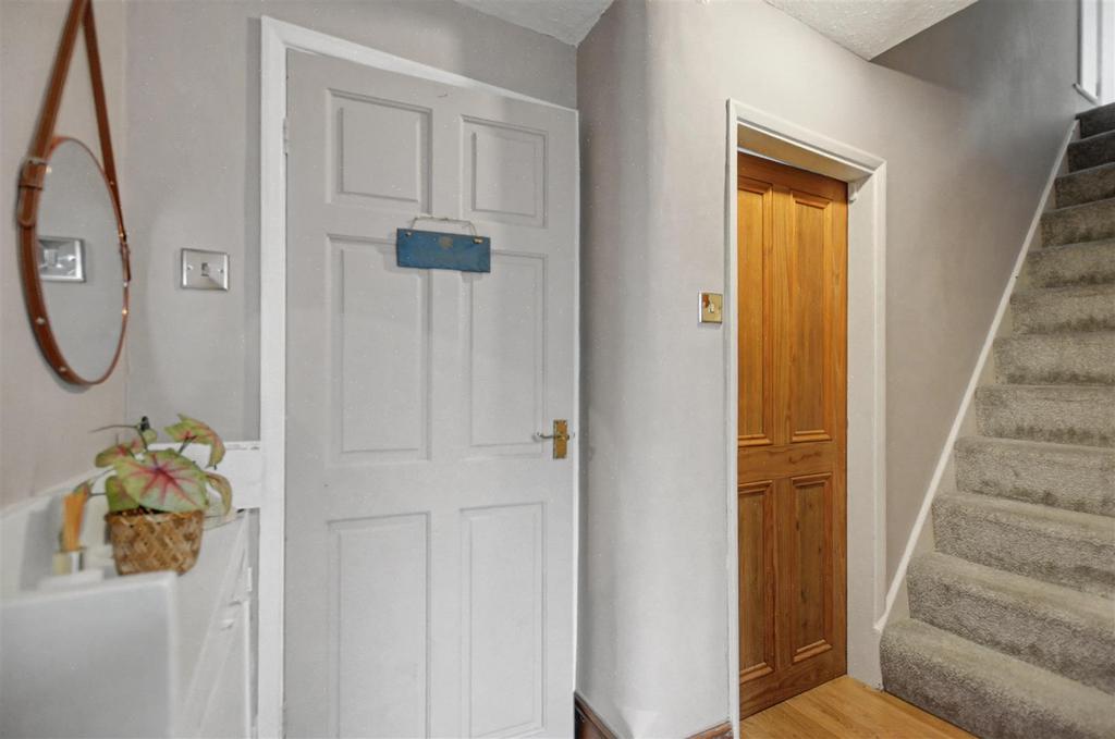 Entrance Hall 1.jpeg