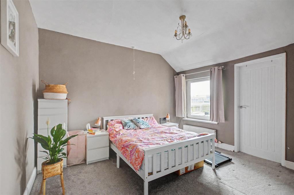 Bedroom 1 1.jpeg