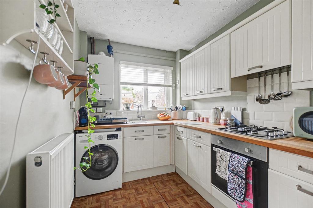Kitchen 1.jpeg