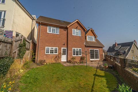 4 bedroom detached house for sale, Pentrepiod Road, Pontnewynydd, NP4
