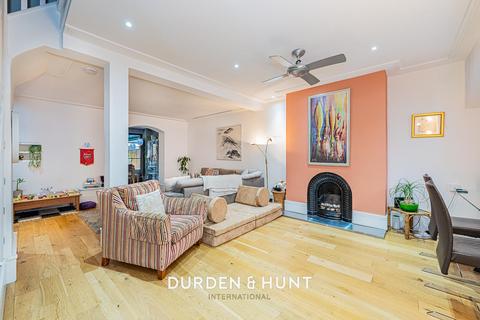 4 bedroom terraced house for sale, Westminster Gardens, Barking, IG11