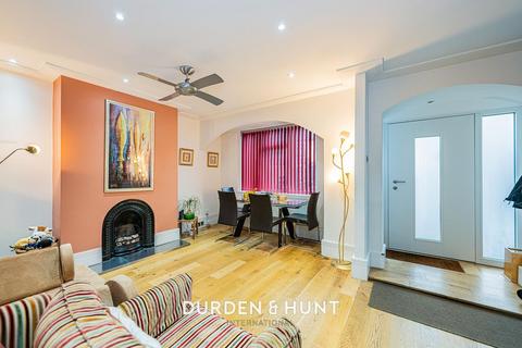 4 bedroom terraced house for sale, Westminster Gardens, Barking, IG11