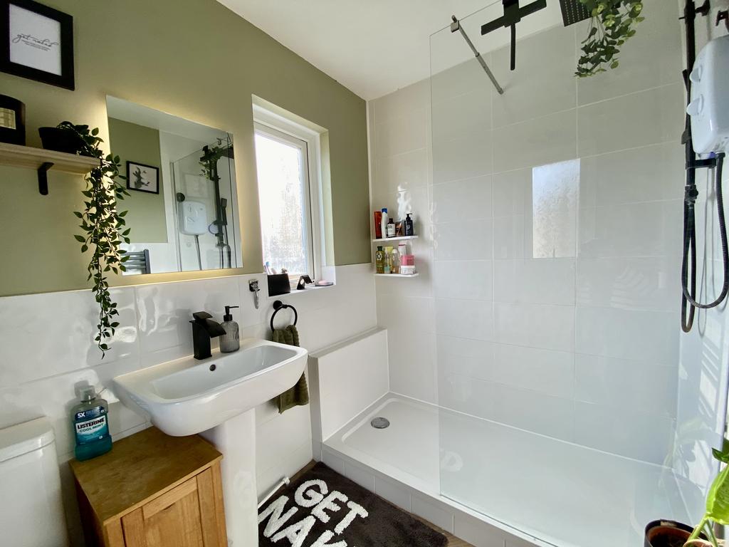 Shower room binstead