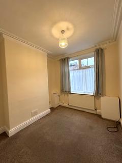 2 bedroom end of terrace house to rent, Jackson Street, Stretford, M32