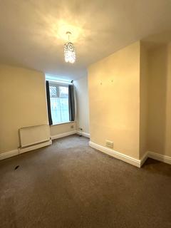 2 bedroom end of terrace house to rent, Jackson Street, Stretford, M32