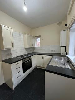 2 bedroom end of terrace house to rent, Jackson Street, Stretford, M32