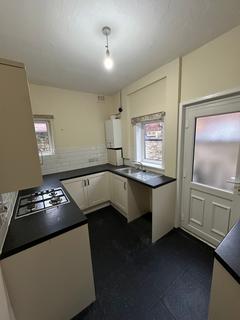 2 bedroom end of terrace house to rent, Jackson Street, Stretford, M32