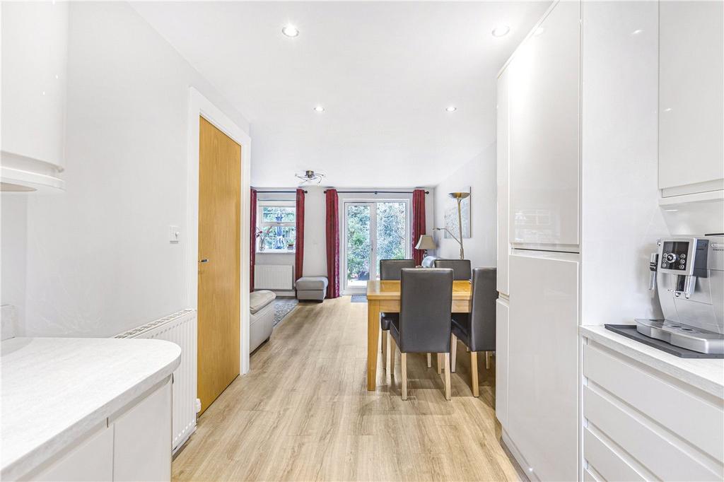Kitchen/Dining Area
